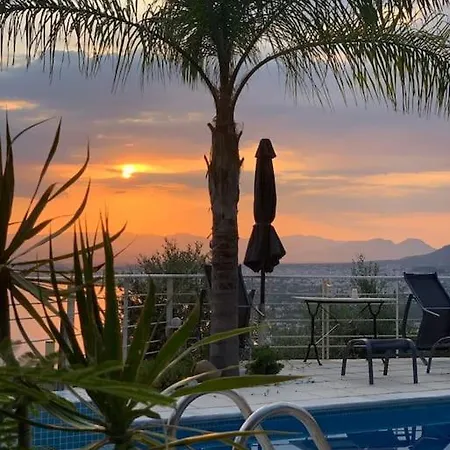 Marine's Lux Villa:golden Sunset