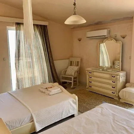 Marine's Lux Villa:golden Sunset
