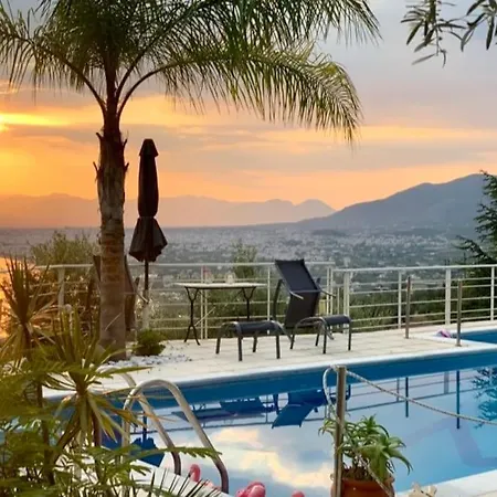 Marine's Lux Villa:golden Sunset كالاماتا