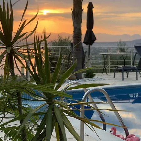 Villa Marine's Lux Villa:golden Sunset